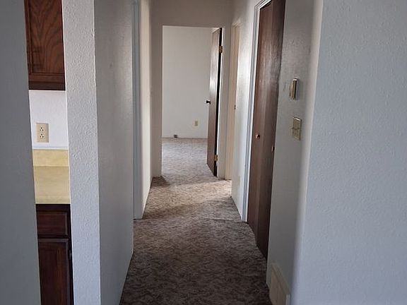 4th image of 912 5th St SW