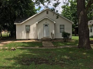 812 W 12th St, Ada, OK 74820