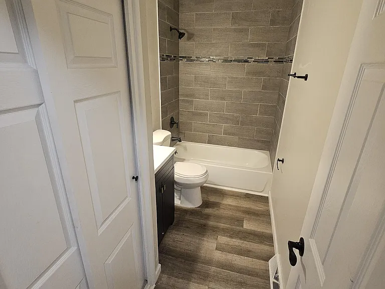 336 Shepley Dr — Photo 6