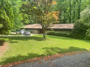 5240 W Kingston Ct, Sandy Springs, GA 30342