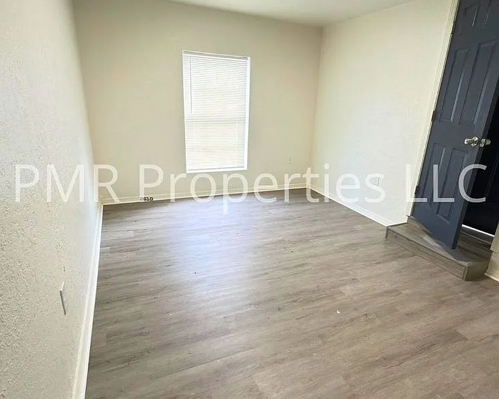 1808 NW Williams Ave — Photo 9