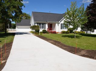 5483 Gill St, Dryden, MI 48428