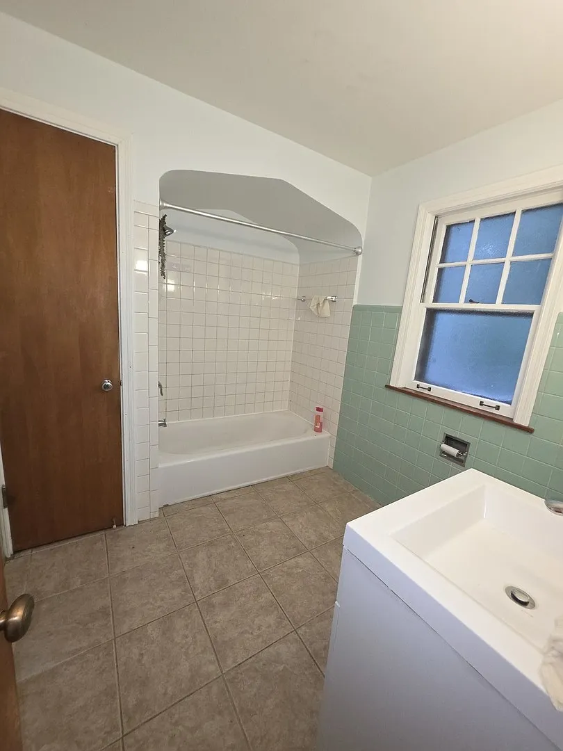 3 bed, 1.5 bath, 1493 sqft, $3,000 — Photo 4
