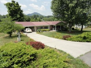 317 Seminary Rd, Big Stone Gap, VA 24219