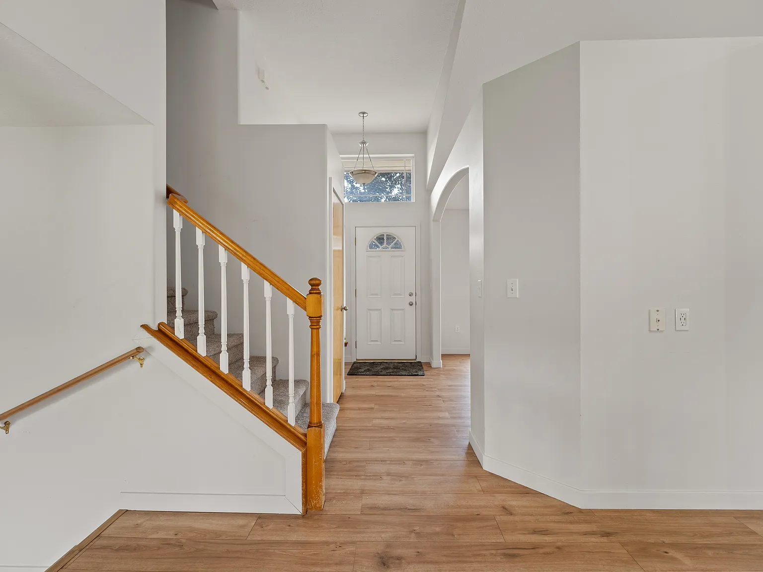 4 bed, 2.5 bath, 2300 sqft, $2,800 — Photo 4
