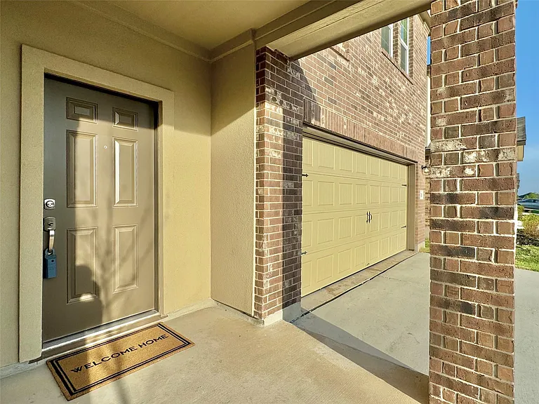 1316 Acorn Oak Dr — Photo 3
