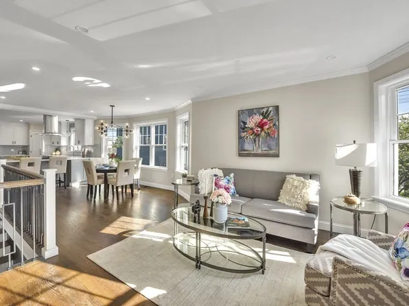 45 Edenfield Ave Unit 45, Watertown, MA 02472