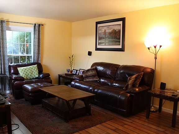 2nd image of 4421 Clovelly Ct