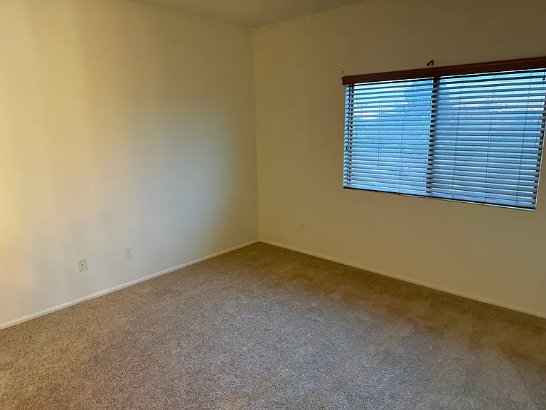 44640 W Yucca Ln — Photo 13