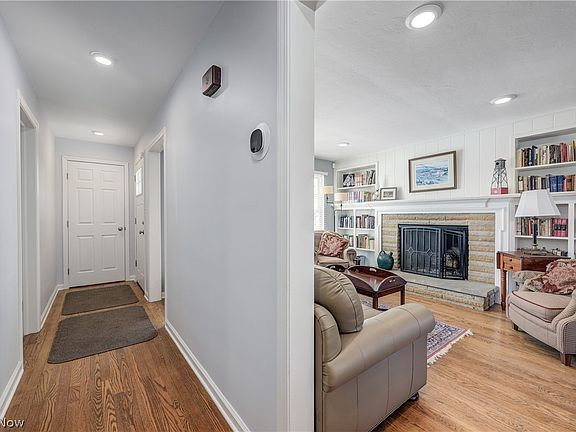 3rd image of 2570 Jameston Dr