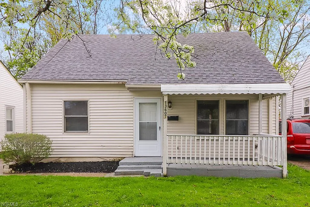 13607 Bennington Ave photo 1