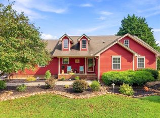 416 Terry Point Rd, Dandridge, TN 37725
