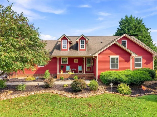 416 Terry Point Rd, Dandridge, TN 37725