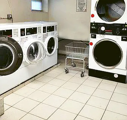 Rented by Eleni Moustakis LREB | media 21