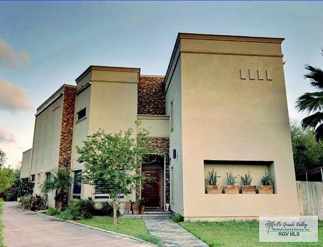 1st image of 44 Palmetto Cir
