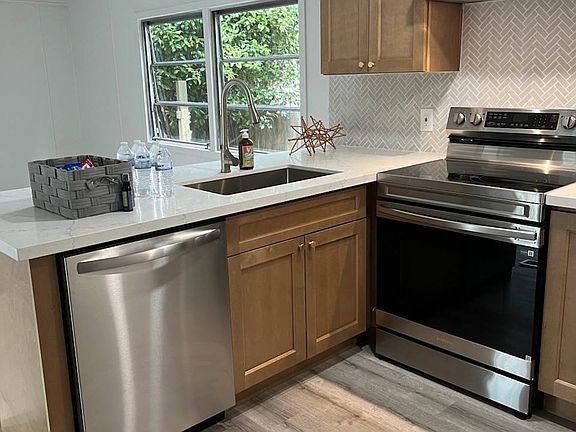 3rd image of 8951 SE Fuller Rd Unit 55