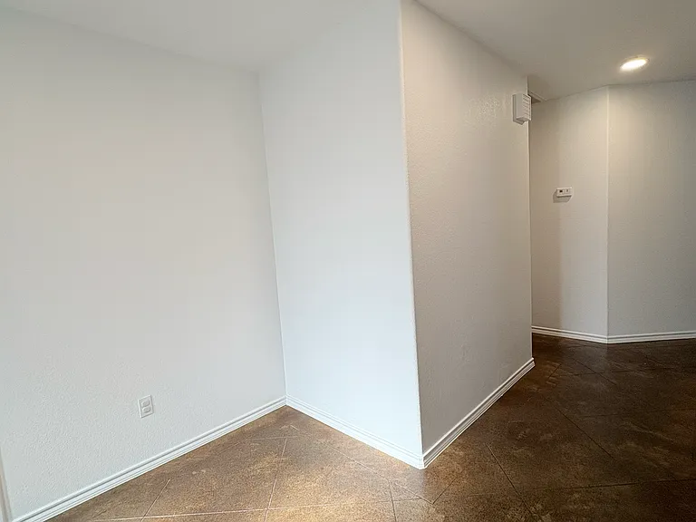 430 Summit Ridge Dr N — Photo 17