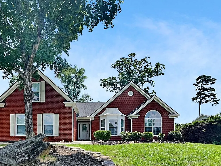 4000 Moore Creek Dr — Photo 1