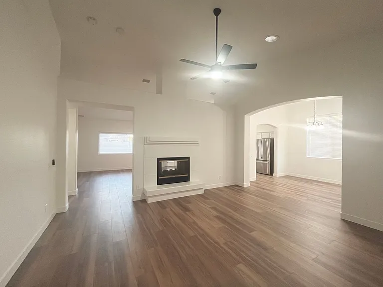 3816 Waynesvill St — Photo 6