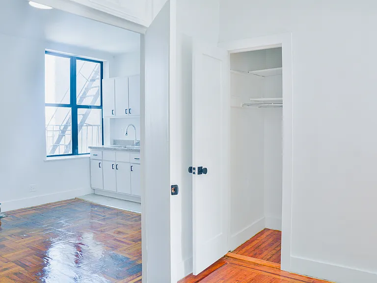 35 Thayer St #5JJ — Photo 2