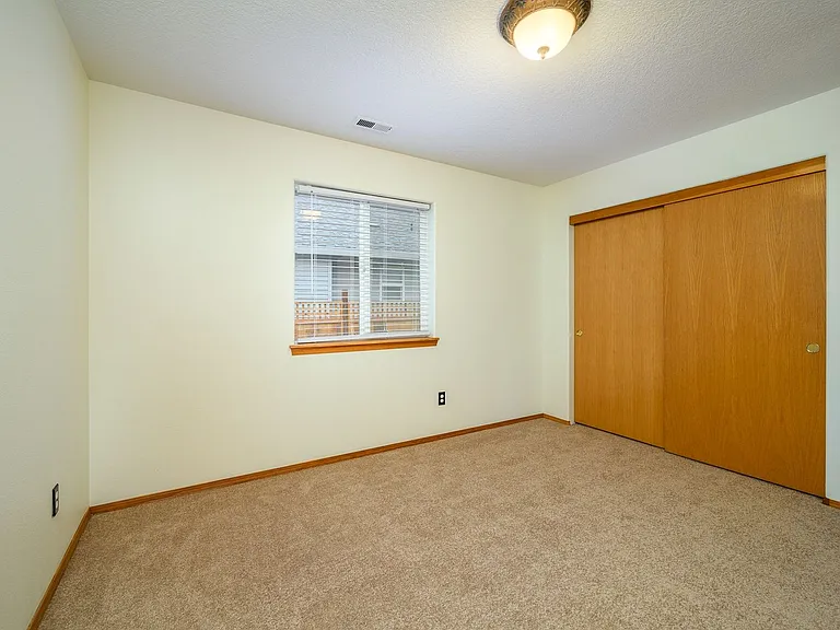 357 NE Faulconer Ct — Photo 17
