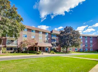 1025 S Fernandez Ave APT 3B, Arlington Heights, IL 60005