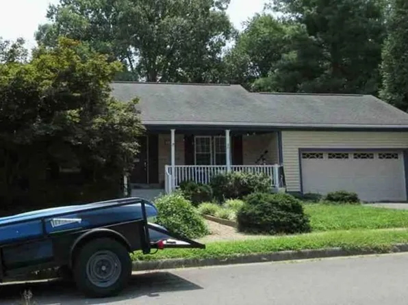 3141 Ironhorse Dr, Woodbridge, VA 22192