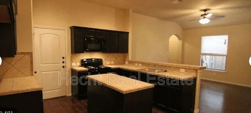 3 bed, 2.0 bath, 1281 sqft, $1,450 — Photo 4