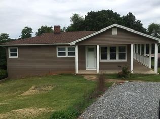 316 Lynn St, Hurt, VA 24563