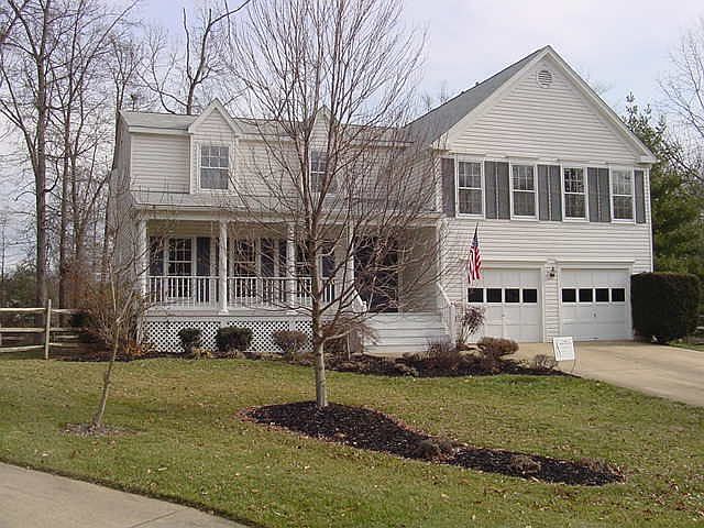 4BR/2.5BA Victorian on cul-de-sac; 2-car gar; 3,139 sq.ft.