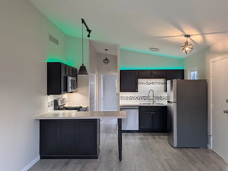 830 S Jenkins Blvd #B — Photo 6