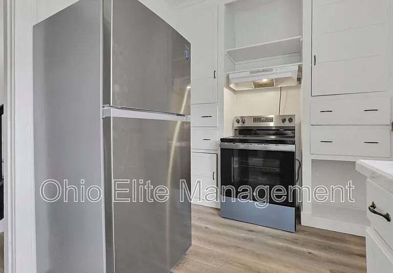 29 S Terrace Ave — Photo 2