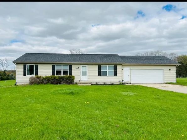 14680 Lincoln Park Pl, Gowen, MI 49326