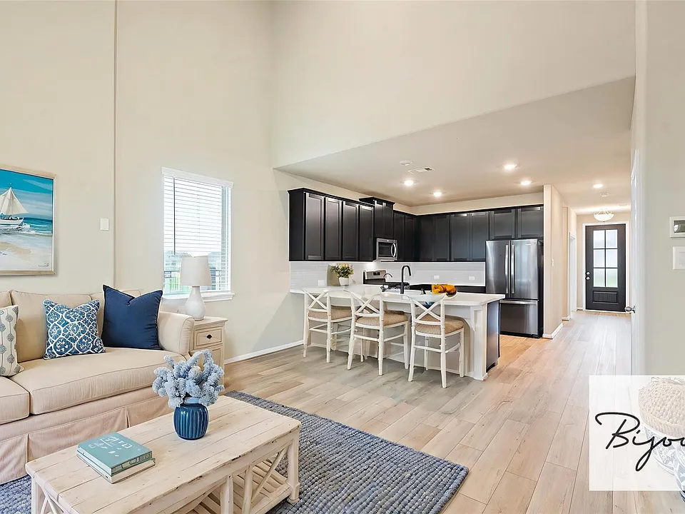 2472 Fairway Harbor Dr