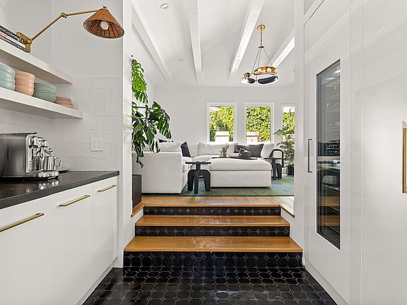 4th image of 5115 Los Feliz Blvd