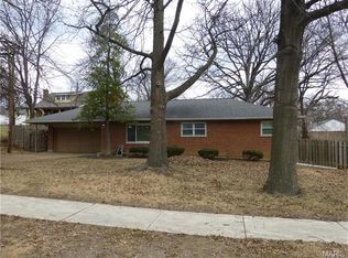 830 S Sappington Rd, Saint Louis, MO 63126