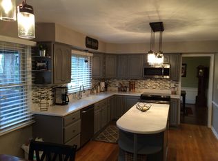 3401 Douglas Ave, Des Moines, IA 50310