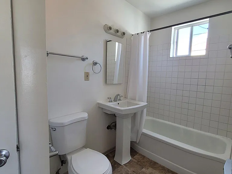 3724 Ingraham St #3724 — Photo 10