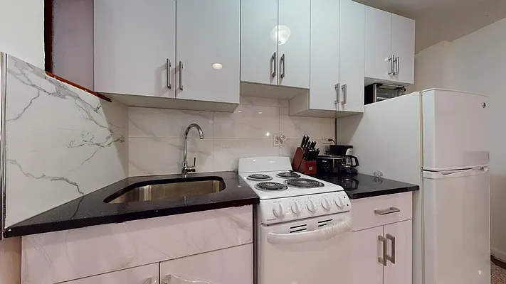 Rented by Bond New York | media 13