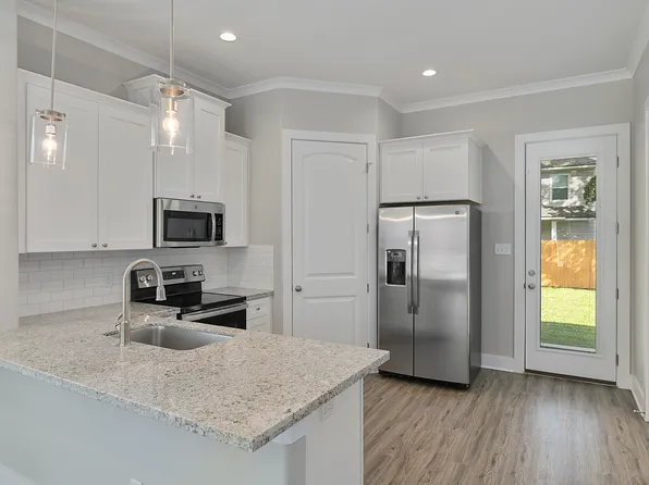 1010 Dominik Dr, College Station, TX 77840