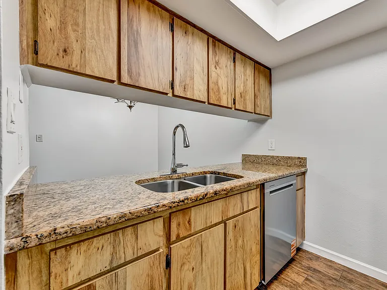 3109 W Horatio St #16 — Photo 6