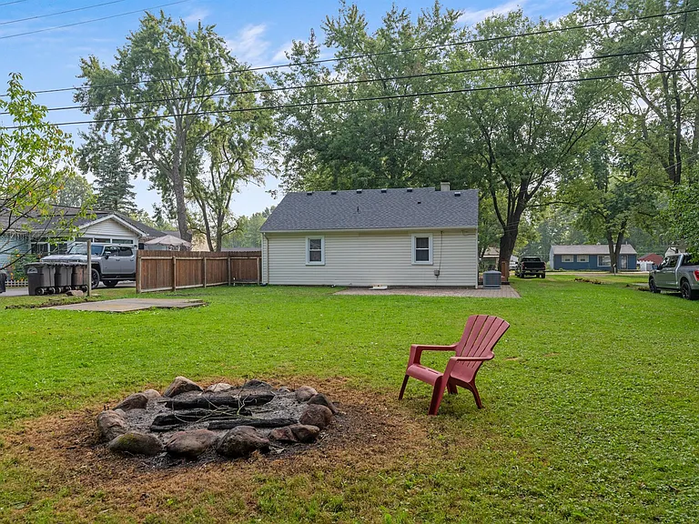 15403 Maxwell Ave — Photo 24