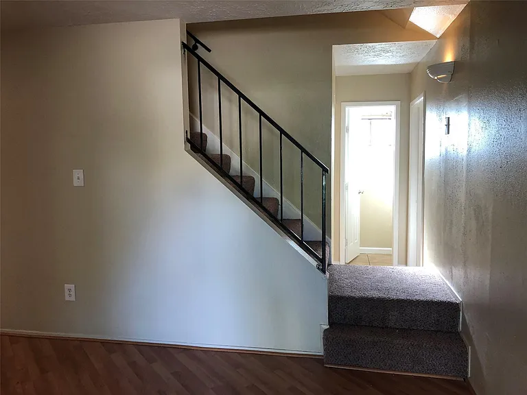 15403 Bow Ln — Photo 4