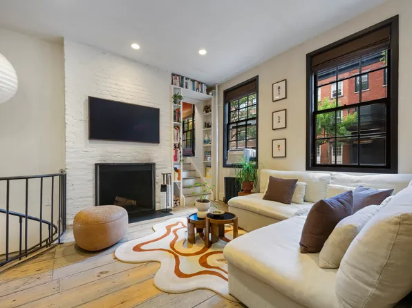 49 King Street image 1 of 12