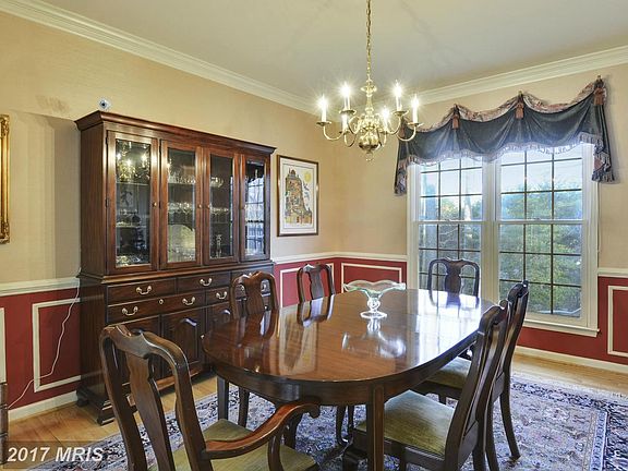 4th image of 7835 Preakness Ln