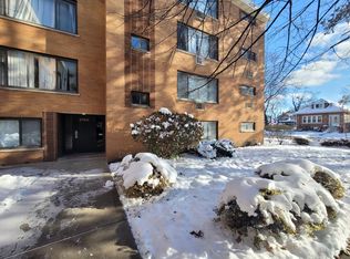 2700 W Lunt Ave APT 201, Chicago, IL 60645