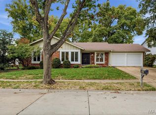 2176 Parasol Dr, Chesterfield, MO 63017