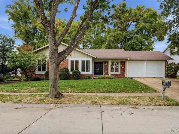 2176 Parasol Dr, Chesterfield, MO 63017