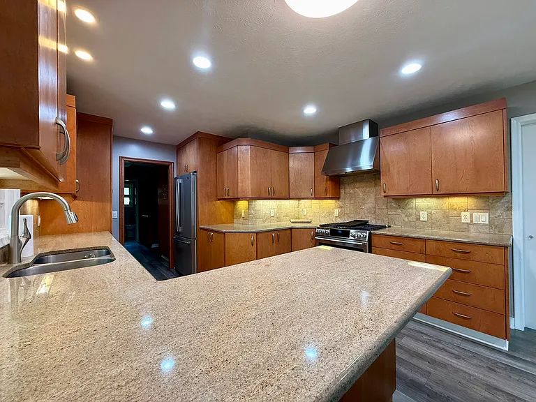 9325 Pauline St — Photo 21