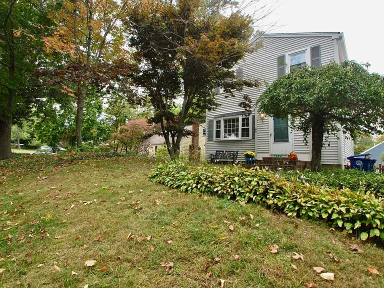 1547 Liberty St — Photo 16